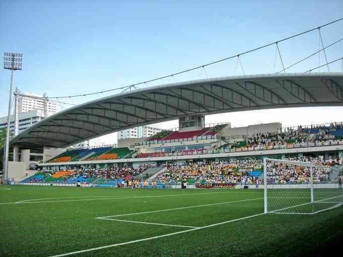 Việt Nam phải đá sân cỏ nhân tạo ở bán kết ASEAN Cup