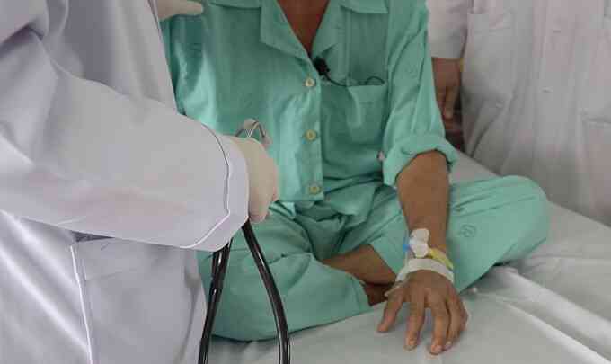 Hồi phục hơi thở cho người đàn ông rò khí thực quản