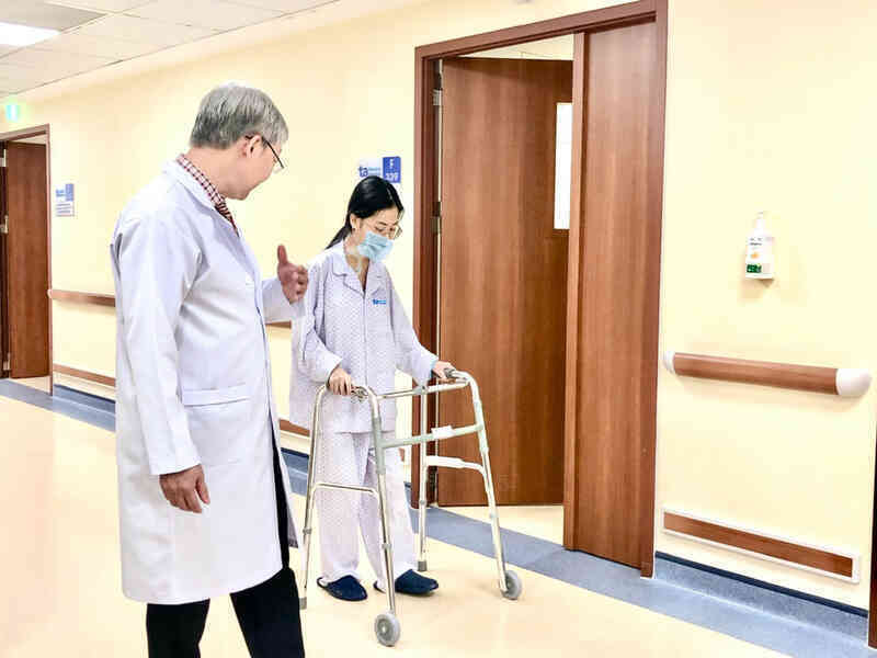 Bệnh viện đa khoa Tâm Anh đạt mốc 100 ca mổ não và tủy sống bằng Robot AI