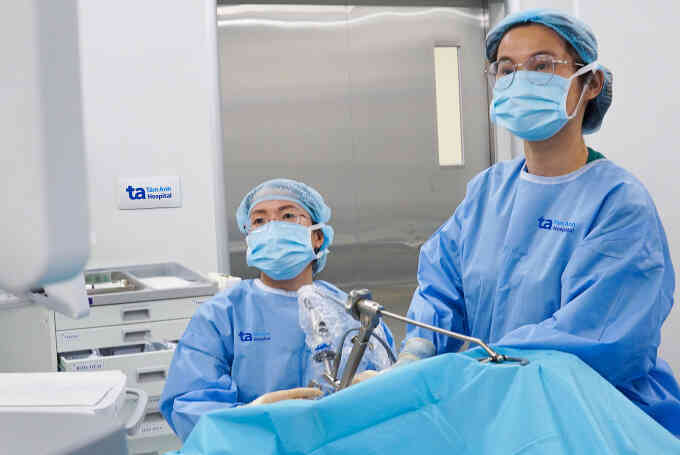 Tại sao polyp dây thanh gây khàn tiếng?