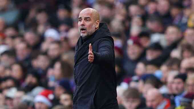 Guardiola bắt cầu thủ Man City qua đêm ở sân tập
