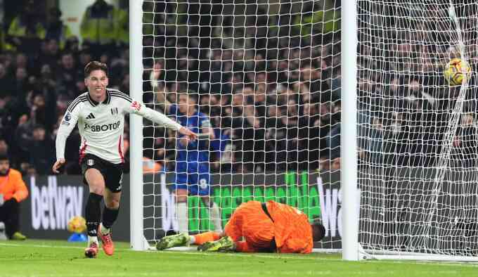Chelsea thua ngược trong 10 phút cuối