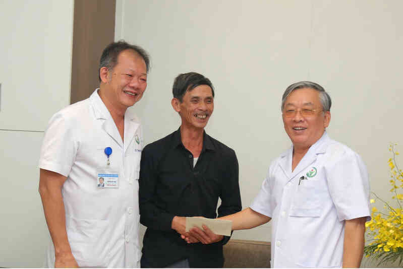 Cuộc hội ngộ đặc biệt sau 14 năm được ghép tạng