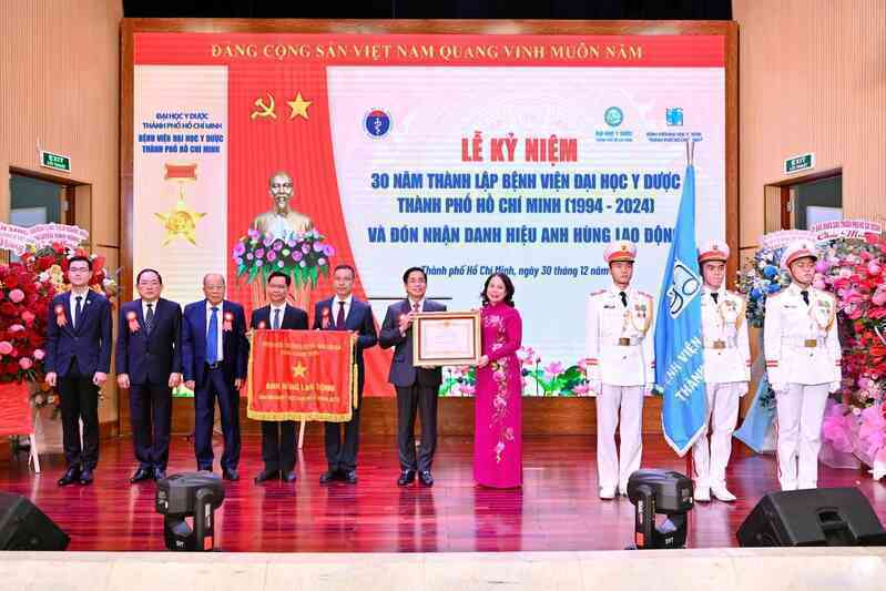 Bệnh viện ở TPHCM nhận danh hiệu cao quý do Chủ tịch nước phong tặng