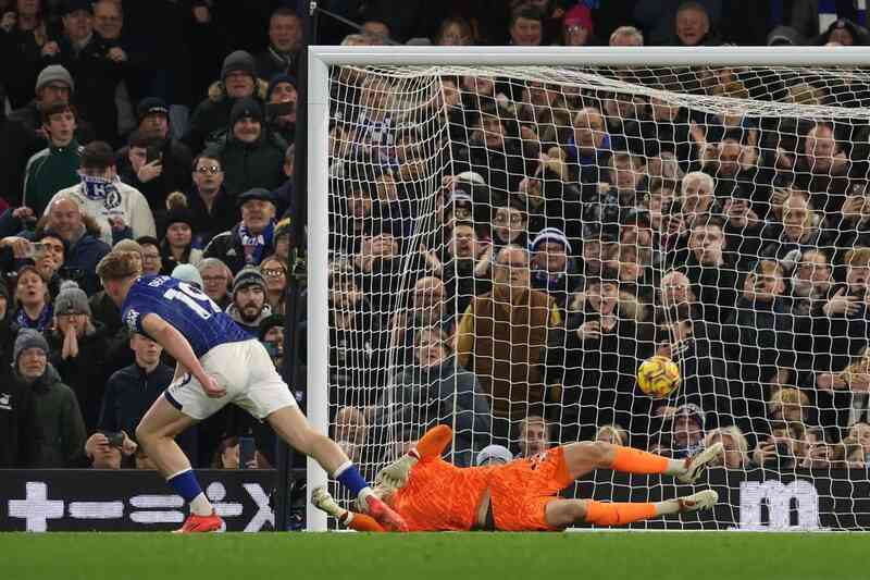 Chelsea bất ngờ gục ngã trước đội bóng mới lên hạng