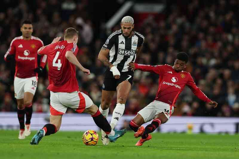 Man Utd "rơi tự do" với trận thua thứ ba liên tiếp