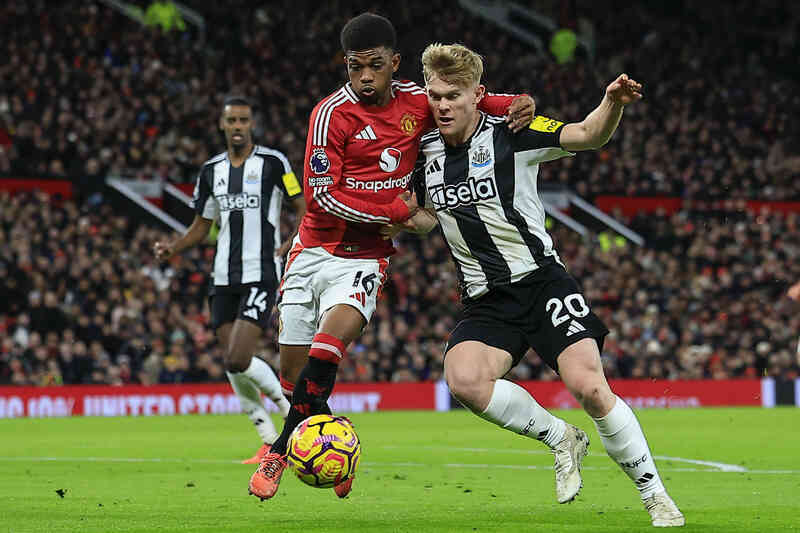 MU tiến gần nhóm xuống hạng: Ruben Amorim cải tạo Old Trafford