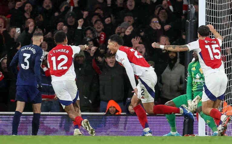 Ruben Amorim tiếc nuối cách MU để thua Arsenal ở Ngoại hạng Anh