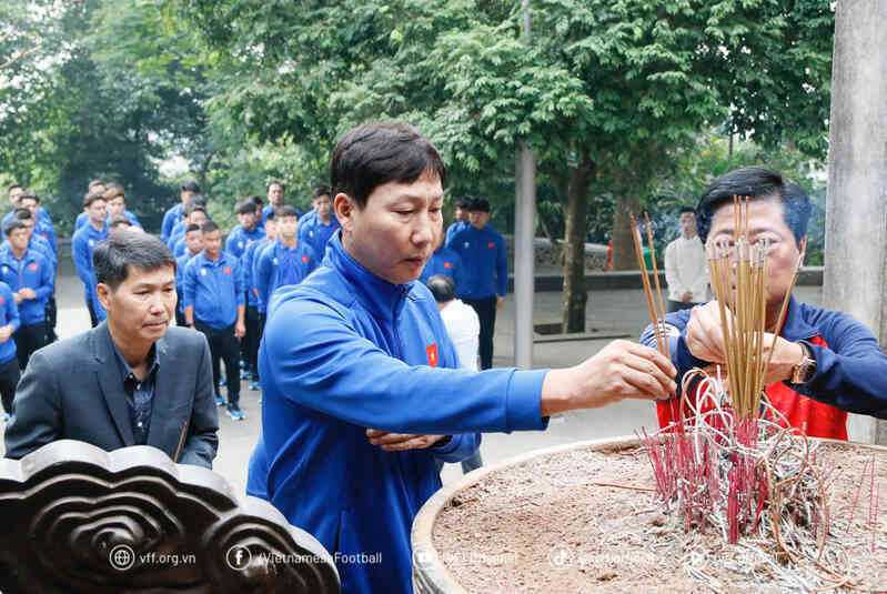 Tuyển Việt Nam làm điều 