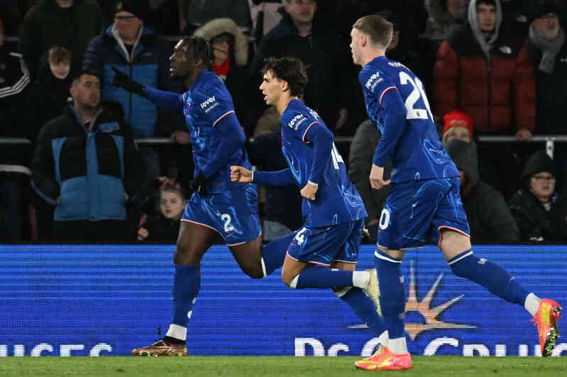 Chelsea đua vô địch Ngoại hạng Anh: Nổi loạn cùng Maresca
