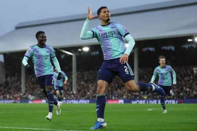 Arsenal bị chia điểm ở Ngoại hạng Anh