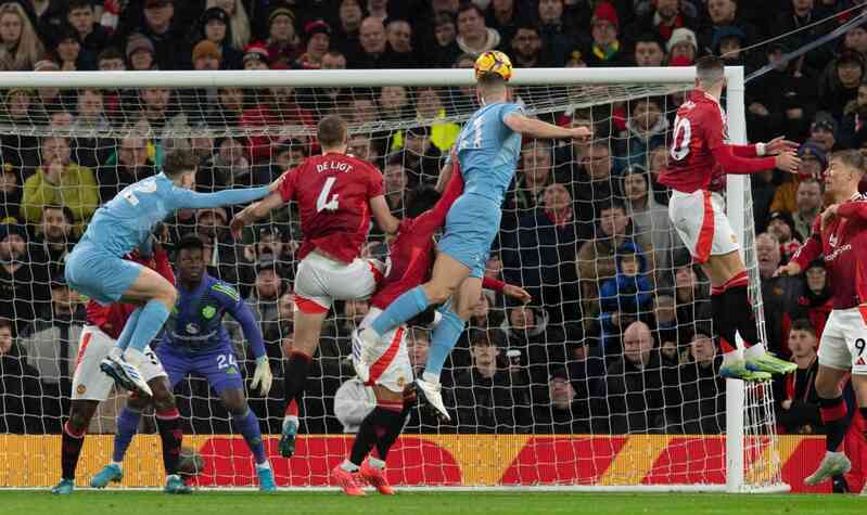 Hàng thủ "mơ ngủ", Man Utd trắng tay trước Nottingham Forest