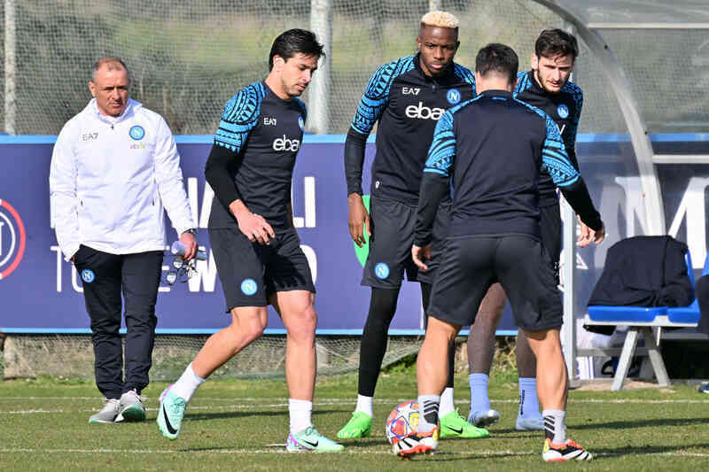 Nhận định bóng đá Napoli vs Barca: Thay tướng đổi vận