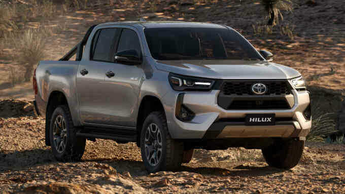 Toyota Hilux 2024 lắp động cơ dầu hybrid