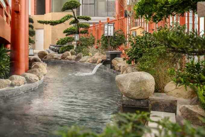 Ecopark khai trương tổ hợp khoáng nóng 2.000 m2