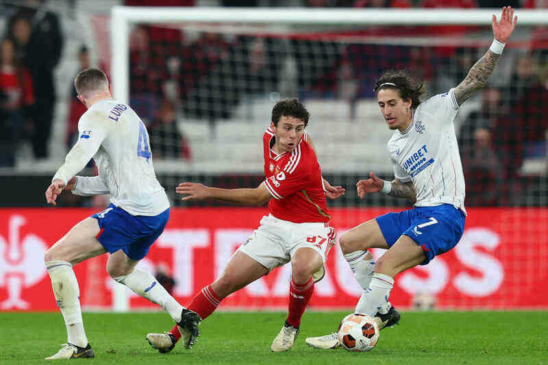 Arsenal quyết qua mặt MU để lấy Joao Neves