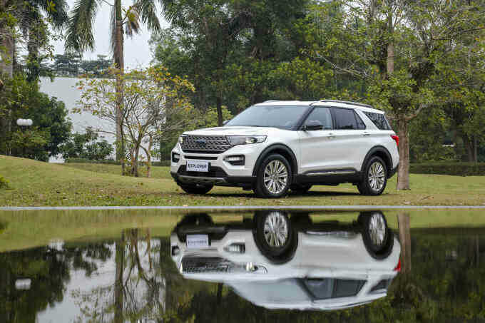Ford Explorer giảm giá 400 triệu đồng