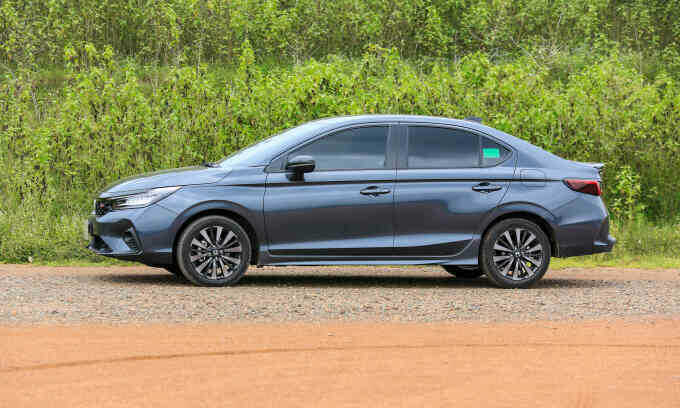 Honda City mất ngôi vương, giảm mạnh doanh số