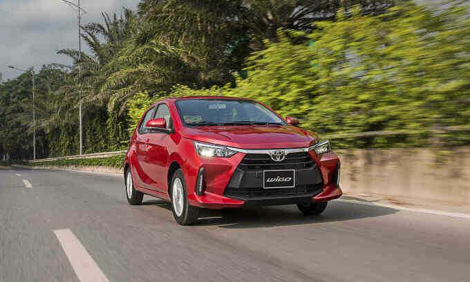 Toyota Wigo lần đầu bán chạy nhất phân khúc