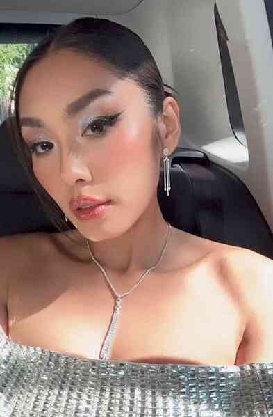 Thảo Nhi Lê diện đầm Công Trí trên thảm đỏ Cannes