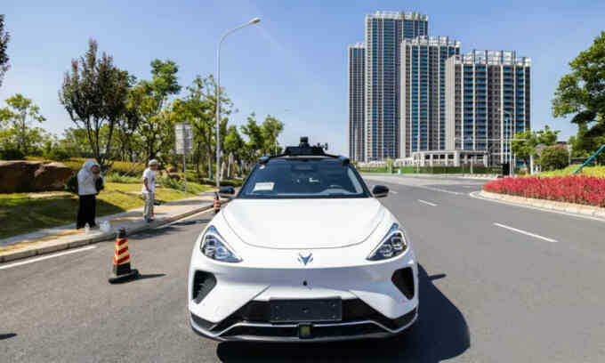 Cách kết bạn và tạo kẻ thù của robotaxi