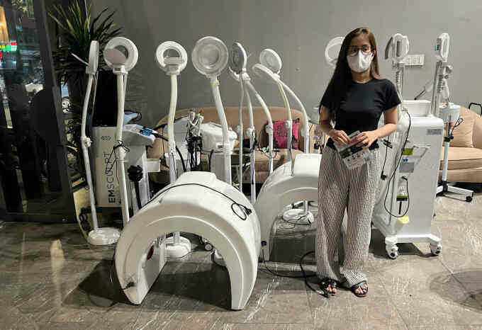 7 nhân viên spa `nam khoa` bị bắt