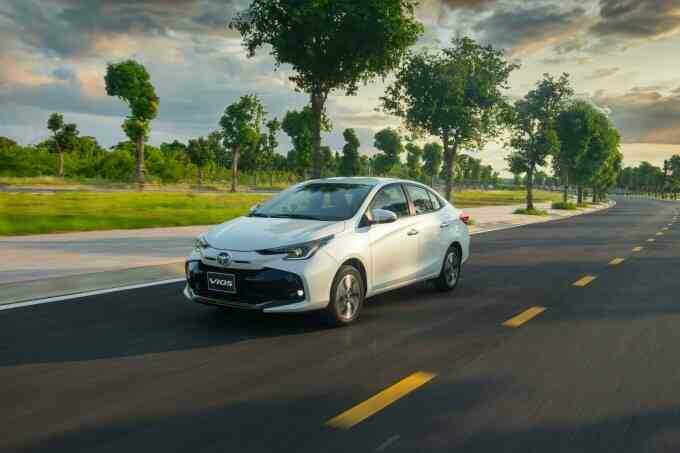 Toyota tăng lợi thế trong cuộc đua doanh số