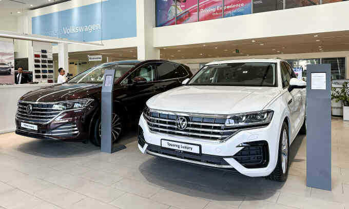 Volkswagen Touareg hạ giá bán lẻ 300 triệu đồng