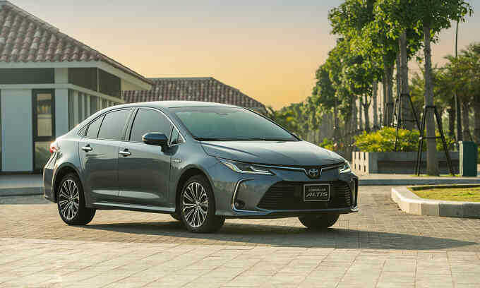 Sedan cỡ C: Altis, Elantra lội ngược dòng