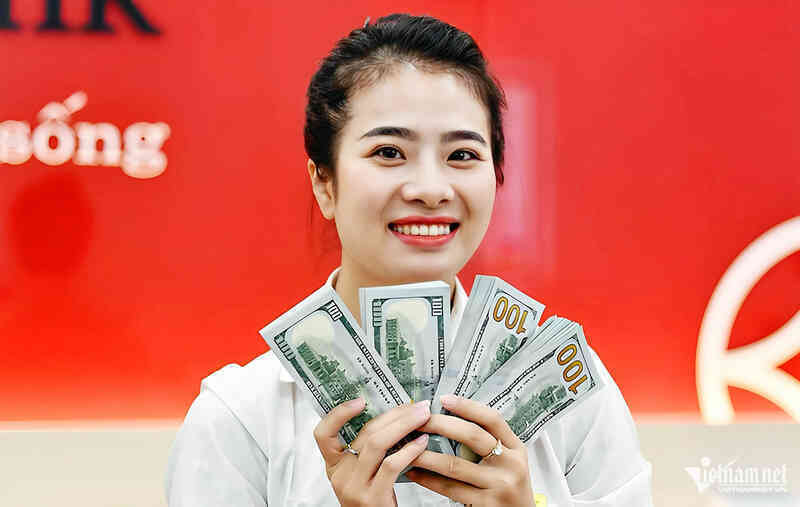 Giá USD ngân hàng tăng mạnh trước thời điểm Fed công bố quyết định lãi suất