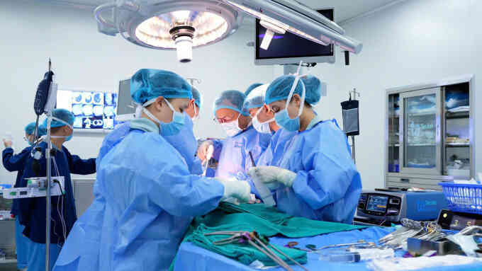Cuộc đại phẫu cứu người bệnh ung thư giai đoạn muộn