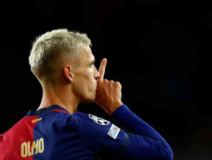 Các đối thủ tức giận vụ Barca đăng ký Olmo