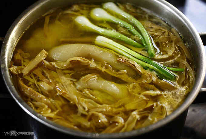 Làm sao biết măng khô, giò chả tẩm hóa chất?