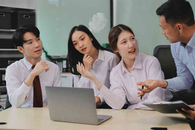 Ai dễ nhiễm cúm mùa?