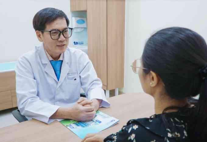 Bị ngực phì đại tầm soát ung thư thế nào?