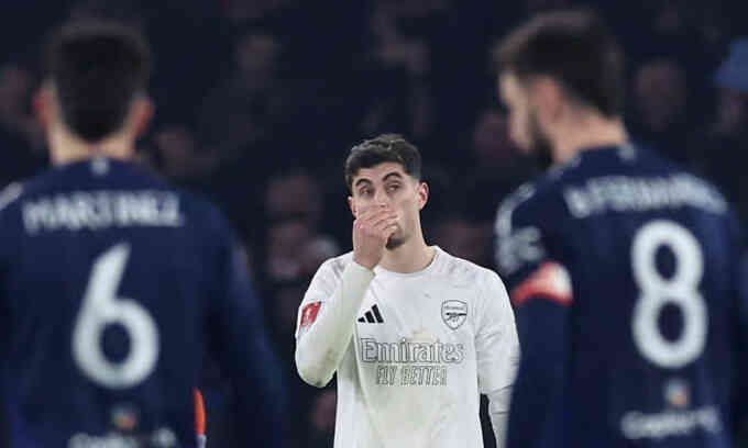 Chơi thiếu người, Man Utd vẫn loại Arsenal ở Cup FA