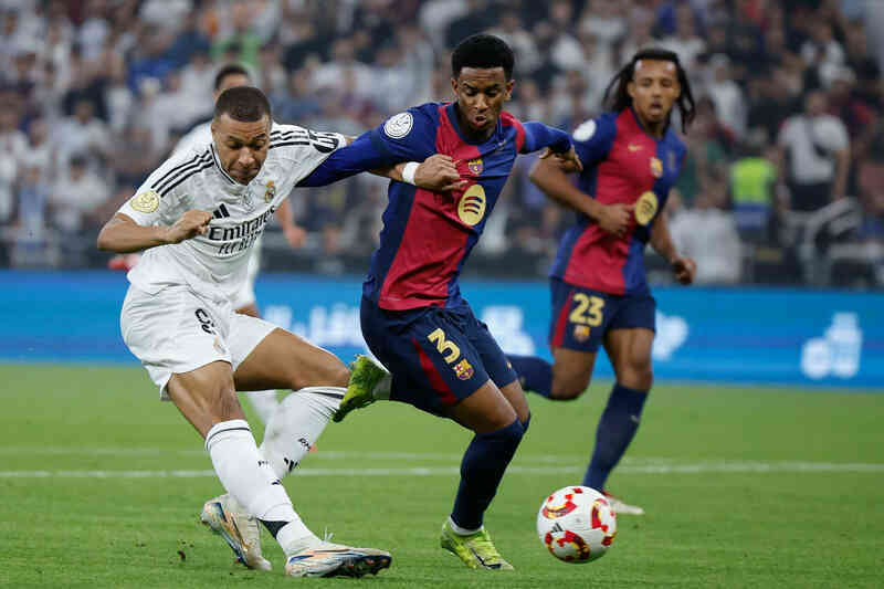 Real Madrid thua hổ thẹn Barca: Trong cơn tuyệt vọng của Mbappe