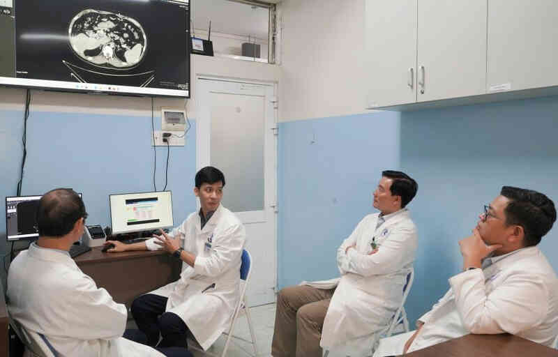 Ca ‘siêu phẫu thuật’ kéo dài 12 tiếng cắt 3m ruột