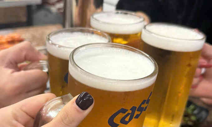 Đỏ mặt khi uống rượu do cồn đào thải chậm?