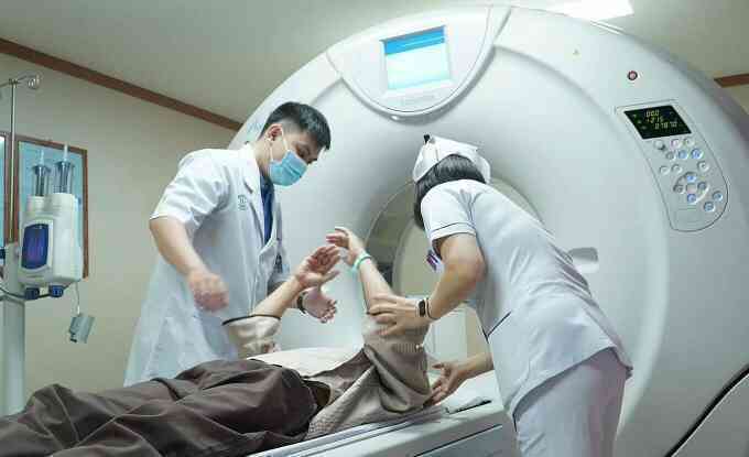 Khàn tiếng, phát hiện ung thư tuyến ức