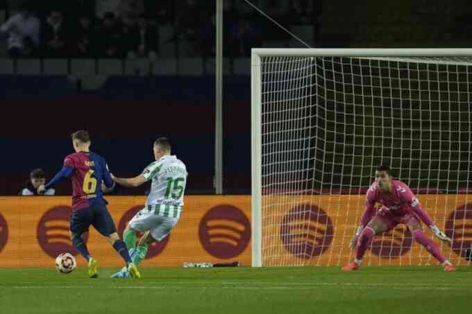 Barca trút thêm cơn mưa bàn
