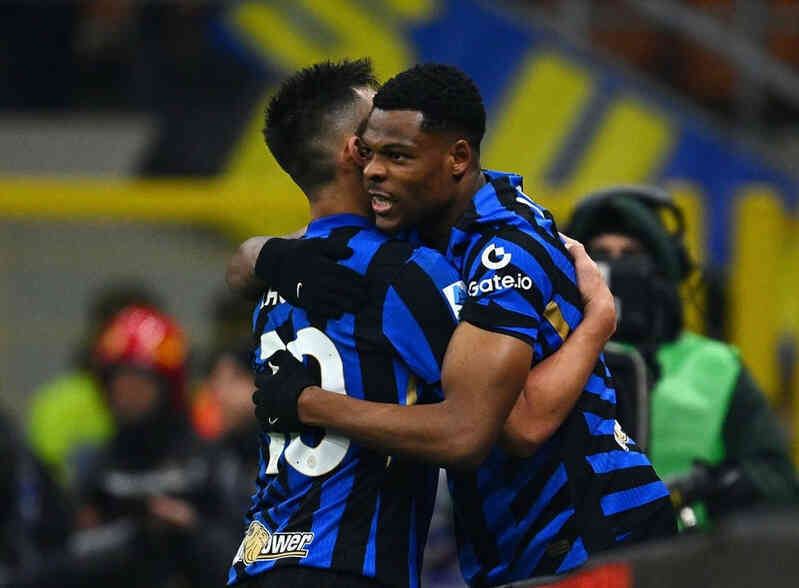 Inter Milan đánh rơi chiến thắng trước Bologna