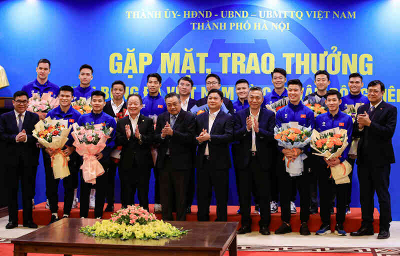 Bầu Hiển thưởng đậm cho cầu thủ Hà Nội ở tuyển Việt Nam