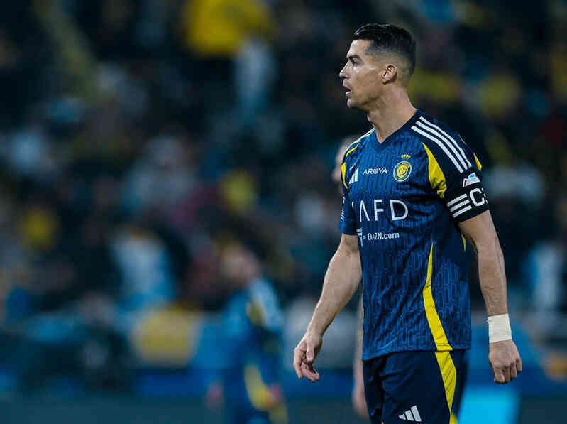 Ronaldo mờ nhạt, Al Nassr thoát thua nhờ cựu sao Man City