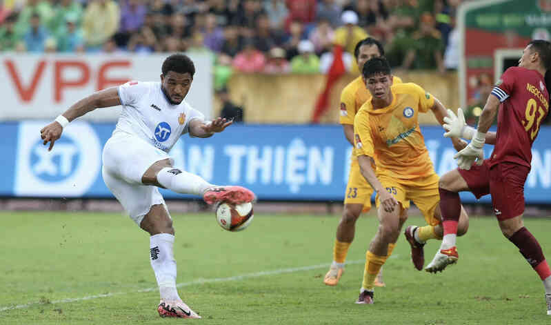 Tuyển Việt Nam: HLV Kim Sang Sik trông cậy ai thay Xuân Son?
