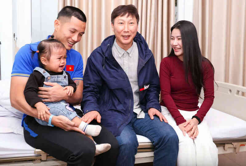 HLV Kim Sang Sik làm điều 