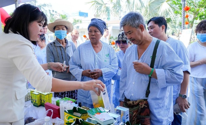 Đi chợ Tết 0 đồng trong bệnh viện