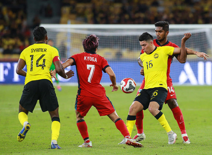 Malaysia được khuyên nhập tịch cầu thủ ít nhất trong 5 năm