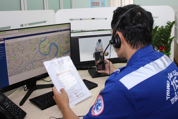 Nỗ lực cứu mẹ con sản phụ sinh non trên ô tô
