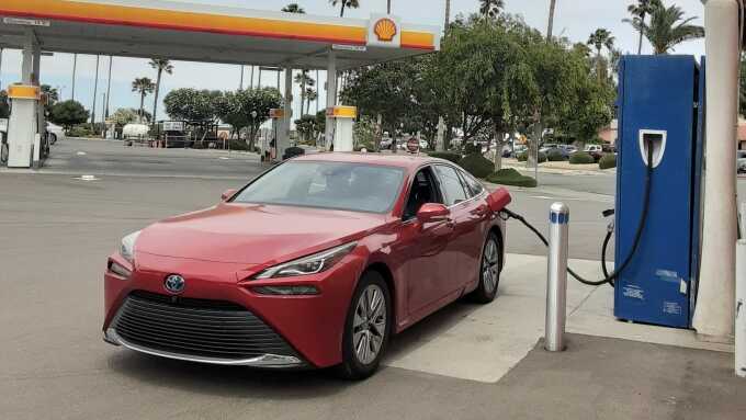 Toyota gần như 